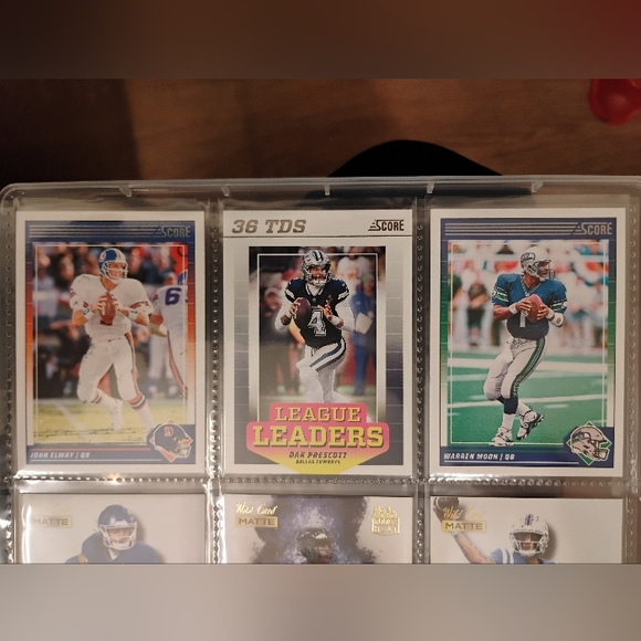 NFL Quarterback 9 Card Pack Assorted Mint Cards - Picture 4 of 16